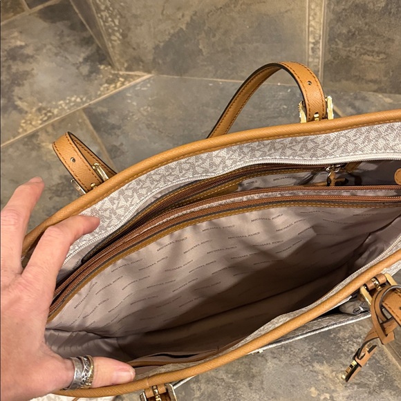 MICHAEL Michael Kors Cream and Tan Tote Set - Picture 11 of 13